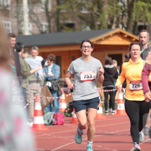 13.04.2025 - Hammer Lauf A. Gomolzig http://msf.ph/oto/7661517 13.04.2025 10:49:38 Ziel 142, 551, 726, 753, 895 meine-sportfotos.de