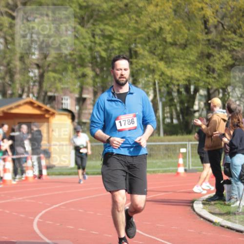 13.04.2025 - Hammer Lauf A. Gomolzig http://msf.ph/oto/7661561 13.04.2025 10:50:02 Ziel 211, 1024, 1786 meine-sportfotos.de