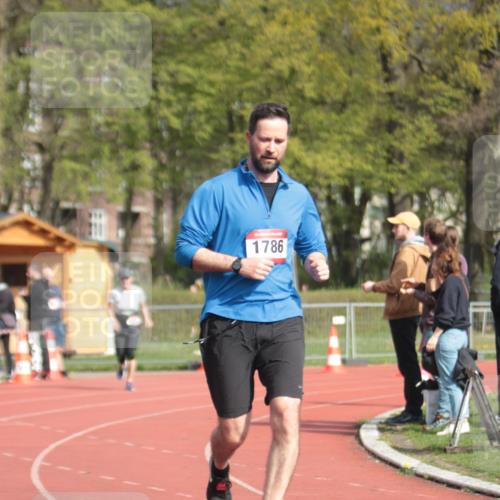 13.04.2025 - Hammer Lauf A. Gomolzig http://msf.ph/oto/7661562 13.04.2025 10:50:02 Ziel 211, 1024, 1786 meine-sportfotos.de