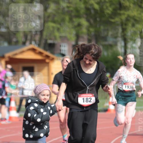 13.04.2025 - Hammer Lauf A. Gomolzig http://msf.ph/oto/7661620 13.04.2025 10:50:23 Ziel 182, 966, 1933, 1936 meine-sportfotos.de