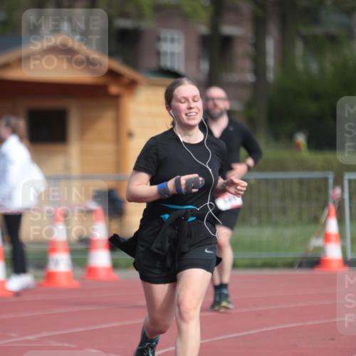 13.04.2025 - Hammer Lauf A. Gomolzig http://msf.ph/oto/7661635 13.04.2025 10:50:37 Ziel 349, 561 meine-sportfotos.de