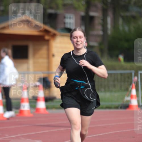 13.04.2025 - Hammer Lauf A. Gomolzig http://msf.ph/oto/7661637 13.04.2025 10:50:37 Ziel 349, 561 meine-sportfotos.de