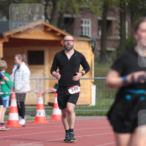 13.04.2025 - Hammer Lauf A. Gomolzig http://msf.ph/oto/7661642 13.04.2025 10:50:38 Ziel 349, 561 meine-sportfotos.de