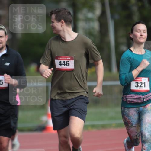 13.04.2025 - Hammer Lauf A. Gomolzig http://msf.ph/oto/7661652 13.04.2025 10:50:49 Ziel 270, 321, 346, 446, 455, 1752 meine-sportfotos.de