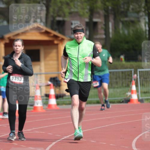13.04.2025 - Hammer Lauf A. Gomolzig http://msf.ph/oto/7661674 13.04.2025 10:50:57 Ziel 589, 1752, 1753 meine-sportfotos.de