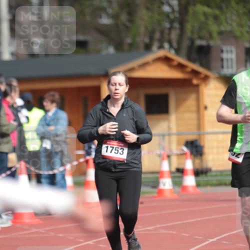 13.04.2025 - Hammer Lauf A. Gomolzig http://msf.ph/oto/7661678 13.04.2025 10:50:58 Ziel 589, 1752, 1753 meine-sportfotos.de