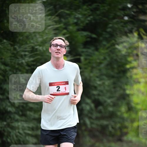 13.04.2025 - Hammer Lauf Dr. Thomas Lammeyer http://msf.ph/oto/7661688 13.04.2025 11:27:20 Laufen 15, 21 meine-sportfotos.de