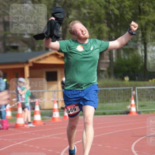 13.04.2025 - Hammer Lauf A. Gomolzig http://msf.ph/oto/7661691 13.04.2025 10:51:03 Ziel 589 meine-sportfotos.de