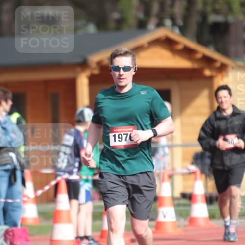 13.04.2025 - Hammer Lauf A. Gomolzig http://msf.ph/oto/7661706 13.04.2025 10:51:16 Ziel 580, 1970 meine-sportfotos.de