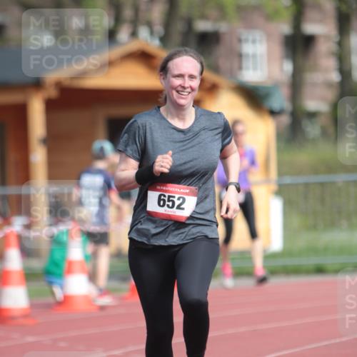 13.04.2025 - Hammer Lauf A. Gomolzig http://msf.ph/oto/7661745 13.04.2025 10:51:37 Ziel 652 meine-sportfotos.de