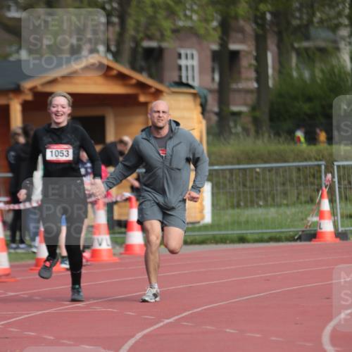 13.04.2025 - Hammer Lauf A. Gomolzig http://msf.ph/oto/7661770 13.04.2025 10:51:54 Ziel 1053, 1054 meine-sportfotos.de