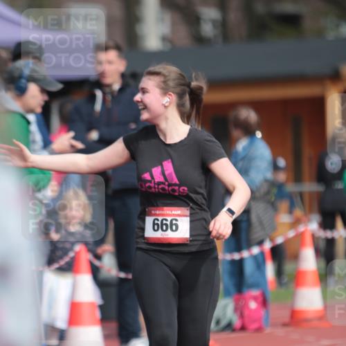 13.04.2025 - Hammer Lauf A. Gomolzig http://msf.ph/oto/7661791 13.04.2025 10:52:04 Ziel 562, 666, 922 meine-sportfotos.de