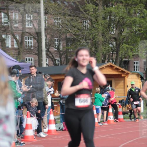 13.04.2025 - Hammer Lauf A. Gomolzig http://msf.ph/oto/7661799 13.04.2025 10:52:06 Ziel 562, 666, 922 meine-sportfotos.de