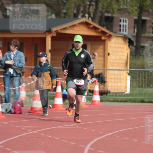 13.04.2025 - Hammer Lauf A. Gomolzig http://msf.ph/oto/7661807 13.04.2025 10:52:09 Ziel 562, 922 meine-sportfotos.de