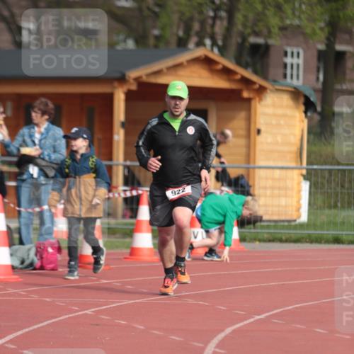 13.04.2025 - Hammer Lauf A. Gomolzig http://msf.ph/oto/7661809 13.04.2025 10:52:10 Ziel 922 meine-sportfotos.de