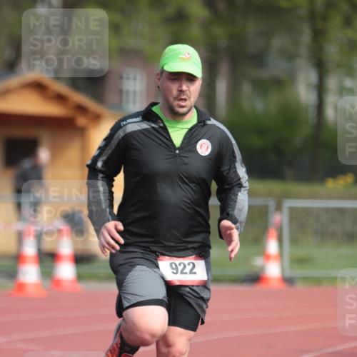 13.04.2025 - Hammer Lauf A. Gomolzig http://msf.ph/oto/7661821 13.04.2025 10:52:13 Ziel 922 meine-sportfotos.de