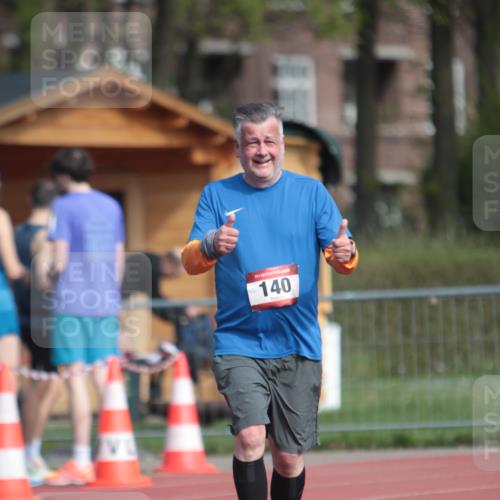13.04.2025 - Hammer Lauf A. Gomolzig http://msf.ph/oto/7661833 13.04.2025 10:52:33 Ziel 140, 1067 meine-sportfotos.de