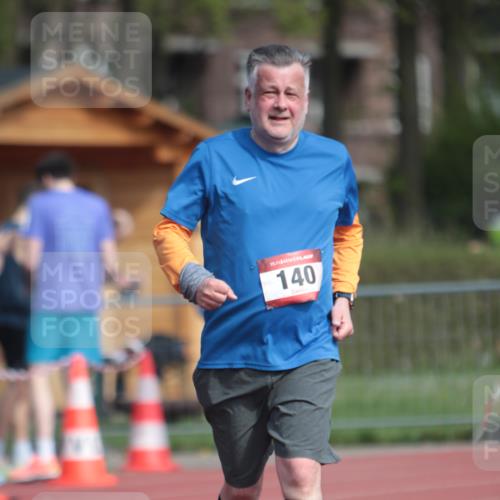 13.04.2025 - Hammer Lauf A. Gomolzig http://msf.ph/oto/7661842 13.04.2025 10:52:35 Ziel 140, 1067 meine-sportfotos.de