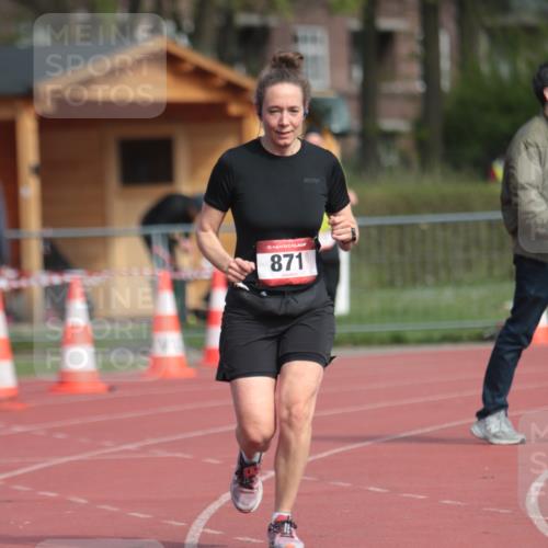 13.04.2025 - Hammer Lauf A. Gomolzig http://msf.ph/oto/7661982 13.04.2025 10:54:27 Ziel 871 meine-sportfotos.de