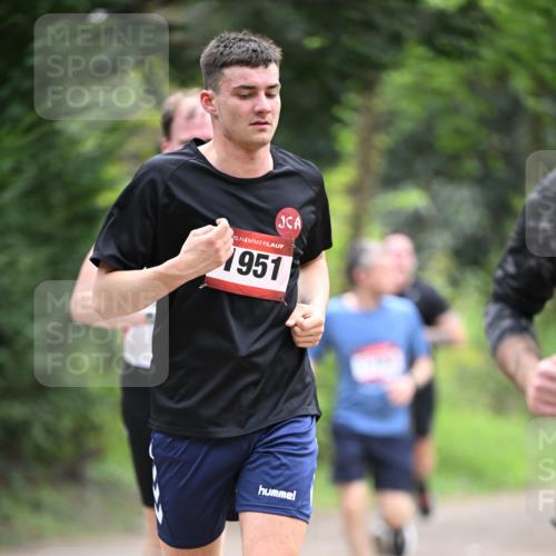 13.04.2025 - Hammer Lauf Dr. Thomas Lammeyer http://msf.ph/oto/7662145 13.04.2025 11:28:41 Laufen 15, 1951 meine-sportfotos.de