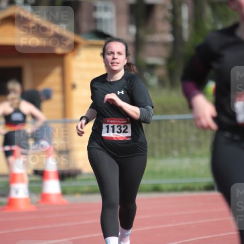 13.04.2025 - Hammer Lauf A. Gomolzig http://msf.ph/oto/7662187 13.04.2025 10:57:18 Ziel 1131, 1132 meine-sportfotos.de