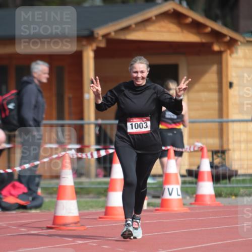 13.04.2025 - Hammer Lauf A. Gomolzig http://msf.ph/oto/7662195 13.04.2025 10:57:42 Ziel 697, 1003 meine-sportfotos.de