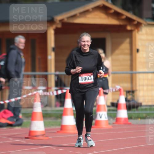 13.04.2025 - Hammer Lauf A. Gomolzig http://msf.ph/oto/7662197 13.04.2025 10:57:42 Ziel 697, 1003 meine-sportfotos.de