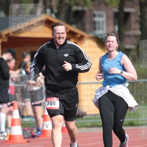13.04.2025 - Hammer Lauf A. Gomolzig http://msf.ph/oto/7662273 13.04.2025 10:58:40 Ziel 706, 708 meine-sportfotos.de
