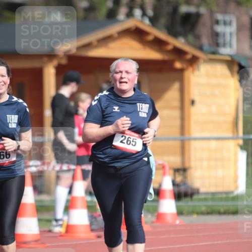 13.04.2025 - Hammer Lauf A. Gomolzig http://msf.ph/oto/7662298 13.04.2025 10:59:41 Ziel 265, 266 meine-sportfotos.de