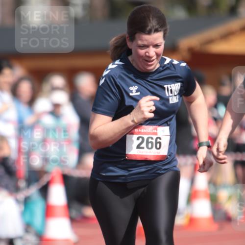 13.04.2025 - Hammer Lauf A. Gomolzig http://msf.ph/oto/7662305 13.04.2025 10:59:44 Ziel 265, 266 meine-sportfotos.de