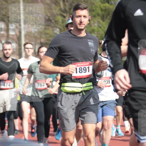 13.04.2025 - Hammer Lauf A. Gomolzig http://msf.ph/oto/7662377 13.04.2025 11:01:04 Ziel 2, 5, 20, 21, 109, 119, 138, 160, 167, 177, 187, 191, 229, 234, 244, 251, 252, 271, 319, 327, 456, 474, 502, 548, 566, 737, 762, 916, 1103, 1208, 1702, 1772, 1891, 1939, 1945, 1950 meine-sportfotos.de