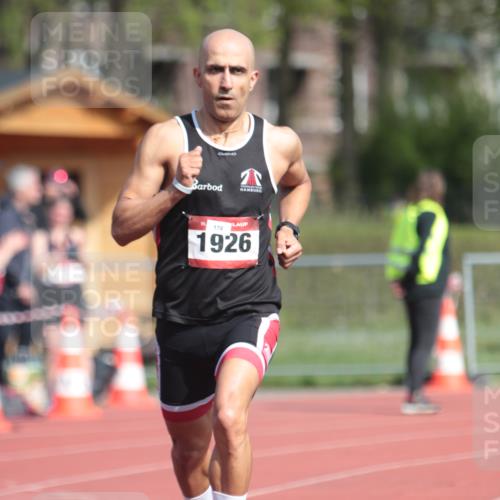 13.04.2025 - Hammer Lauf A. Gomolzig http://msf.ph/oto/7662413 13.04.2025 11:01:45 Ziel 17, 334, 481, 614, 1926, 1948 meine-sportfotos.de