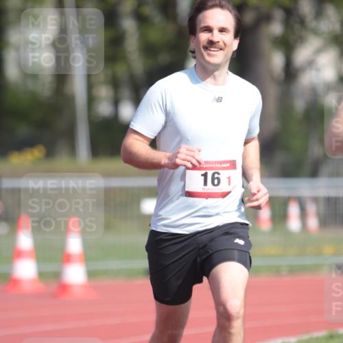 13.04.2025 - Hammer Lauf A. Gomolzig http://msf.ph/oto/7662434 13.04.2025 11:01:57 Ziel 13, 16, 340, 452, 633, 1151, 1937 meine-sportfotos.de