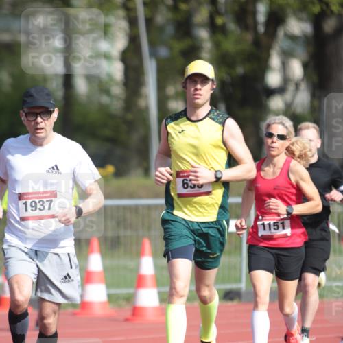 13.04.2025 - Hammer Lauf A. Gomolzig http://msf.ph/oto/7662443 13.04.2025 11:02:03 Ziel 452, 633, 643, 698, 770, 1044, 1151, 1837, 1937, 1958 meine-sportfotos.de