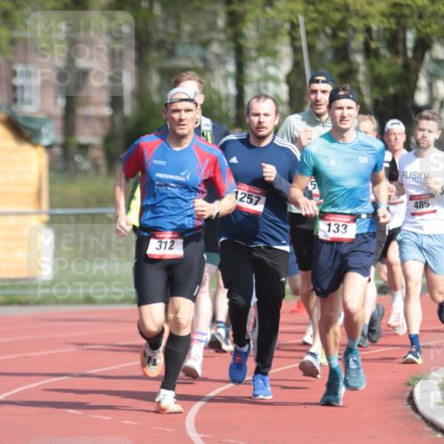 13.04.2025 - Hammer Lauf A. Gomolzig http://msf.ph/oto/7662464 13.04.2025 11:02:14 Ziel 12, 133, 233, 312, 483, 485, 492, 493, 559, 578, 995, 1028, 1174, 1257, 1303, 1727, 1835, 1923, 1965 meine-sportfotos.de