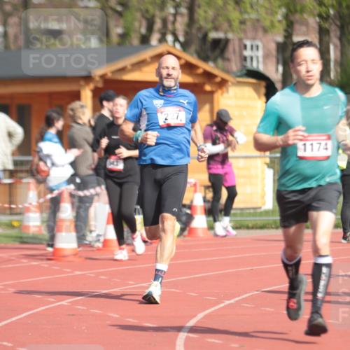 13.04.2025 - Hammer Lauf A. Gomolzig http://msf.ph/oto/7662474 13.04.2025 11:02:22 Ziel 14, 112, 227, 306, 475, 483, 543, 601, 1173, 1174, 1783, 1804 meine-sportfotos.de