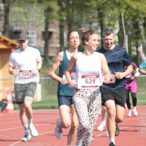 13.04.2025 - Hammer Lauf A. Gomolzig http://msf.ph/oto/7662498 13.04.2025 11:02:34 Ziel 9, 18, 170, 188, 221, 532, 579, 609, 628, 670, 730, 945, 1049, 1139, 1184, 1371, 1898, 1940, 1989 meine-sportfotos.de