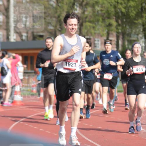 13.04.2025 - Hammer Lauf A. Gomolzig http://msf.ph/oto/7662543 13.04.2025 11:03:01 Ziel 3, 7, 10, 109, 193, 302, 444, 524, 599, 615, 617, 669, 738, 897, 1051, 1086, 1375, 1776, 1808, 1897, 1921, 1931 meine-sportfotos.de