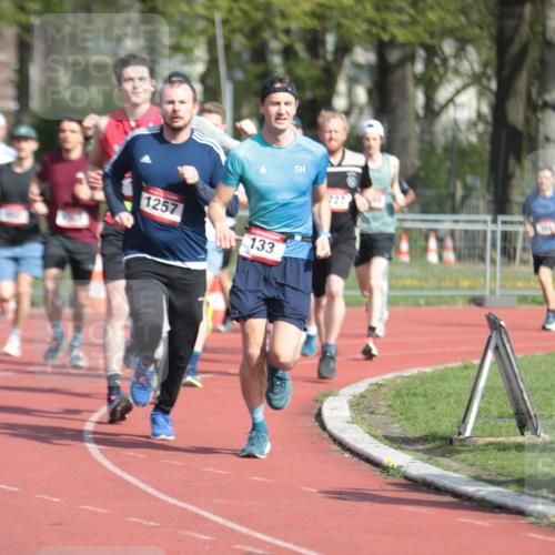 13.04.2025 - Hammer Lauf A. Gomolzig http://msf.ph/oto/7662632 13.04.2025 11:03:59 Ziel 12, 133, 485, 492, 493, 559, 604, 1257, 1303, 1727, 1835, 1923, 1965 meine-sportfotos.de