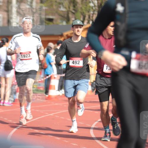 13.04.2025 - Hammer Lauf A. Gomolzig http://msf.ph/oto/7662639 13.04.2025 11:04:03 Ziel 233, 433, 434, 475, 483, 485, 492, 493, 604, 995, 1165, 1166, 1167, 1303, 1727, 1835, 1923, 1965 meine-sportfotos.de