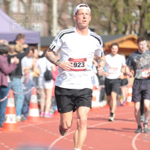 13.04.2025 - Hammer Lauf A. Gomolzig http://msf.ph/oto/7662642 13.04.2025 11:04:04 Ziel 233, 433, 434, 475, 483, 492, 493, 995, 1165, 1166, 1167, 1303, 1727, 1835, 1923, 1965 meine-sportfotos.de
