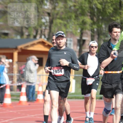 13.04.2025 - Hammer Lauf A. Gomolzig http://msf.ph/oto/7662698 13.04.2025 11:04:39 Ziel 6, 15, 221, 273, 468, 514, 874, 950, 980, 1049, 1258, 1784, 1896, 1898, 1899, 1951, 1954, 1989 meine-sportfotos.de