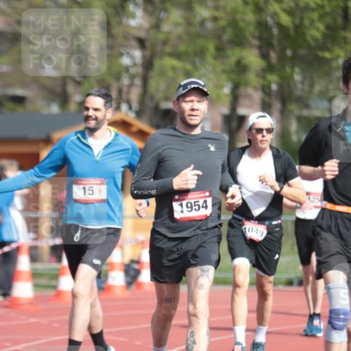 13.04.2025 - Hammer Lauf A. Gomolzig http://msf.ph/oto/7662700 13.04.2025 11:04:39 Ziel 6, 15, 221, 273, 468, 514, 874, 950, 980, 1049, 1258, 1784, 1896, 1898, 1899, 1951, 1954, 1989 meine-sportfotos.de