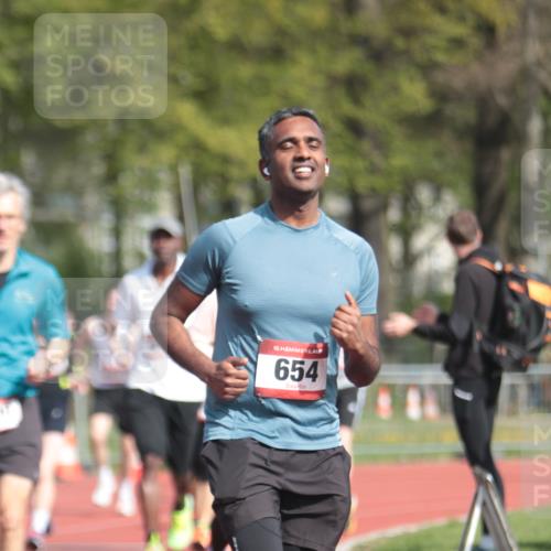 13.04.2025 - Hammer Lauf A. Gomolzig http://msf.ph/oto/7662733 13.04.2025 11:04:56 Ziel 218, 232, 313, 384, 432, 444, 630, 654, 693, 704, 705, 917, 929, 1002, 1267, 1819, 1900, 1921 meine-sportfotos.de