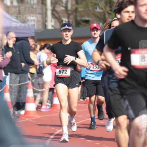 13.04.2025 - Hammer Lauf A. Gomolzig http://msf.ph/oto/7662789 13.04.2025 11:05:31 Ziel 7, 8, 251, 252, 287, 302, 320, 459, 502, 524, 552, 571, 572, 736, 1331, 1344 meine-sportfotos.de