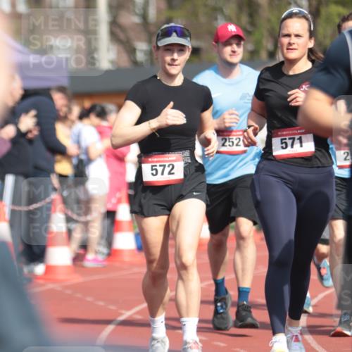 13.04.2025 - Hammer Lauf A. Gomolzig http://msf.ph/oto/7662791 13.04.2025 11:05:32 Ziel 7, 251, 252, 287, 302, 320, 474, 502, 552, 571, 572, 736, 1331, 1344 meine-sportfotos.de