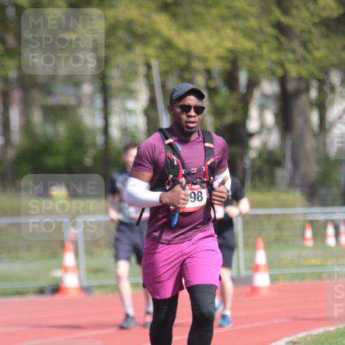 13.04.2025 - Hammer Lauf A. Gomolzig http://msf.ph/oto/7662871 13.04.2025 11:06:55 Ziel 1898 meine-sportfotos.de
