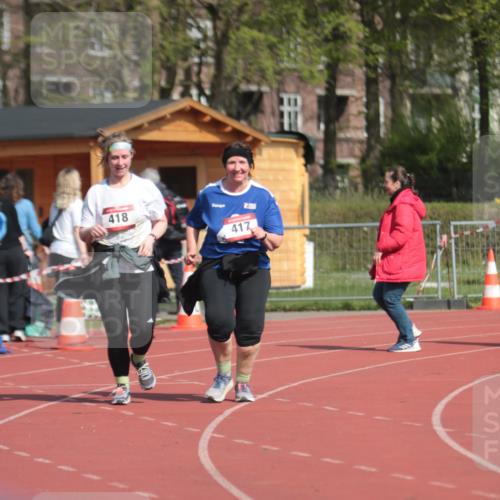 13.04.2025 - Hammer Lauf A. Gomolzig http://msf.ph/oto/7662900 13.04.2025 11:08:13 Ziel 417, 418 meine-sportfotos.de