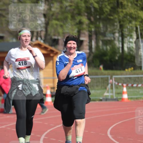 13.04.2025 - Hammer Lauf A. Gomolzig http://msf.ph/oto/7662906 13.04.2025 11:08:15 Ziel 417, 418 meine-sportfotos.de