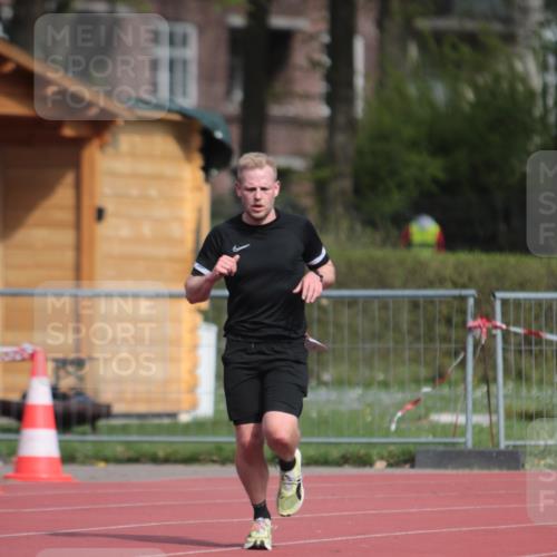 13.04.2025 - Hammer Lauf A. Gomolzig http://msf.ph/oto/7662938 13.04.2025 11:24:54 Ziel 452 meine-sportfotos.de